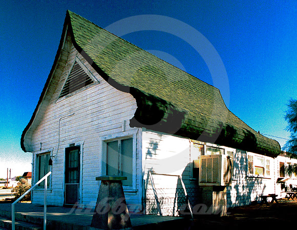 RUSSIAN-STYLE HOUSE (Rt 66 Daggett CA)