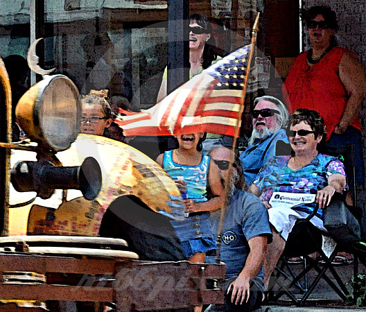 CROWD WATCHING (Lincoln Highway Kearney NE)