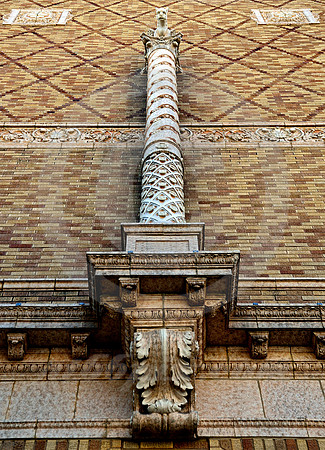 GARGOYLE PERCH (Lincoln Highway Omaha NE)