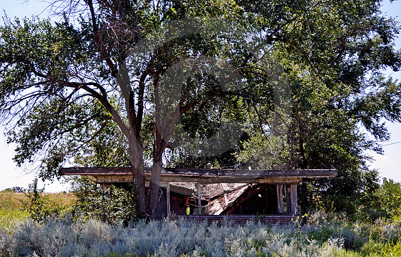 DECAYING DINER (Rt 66 nr Shamrock TX)