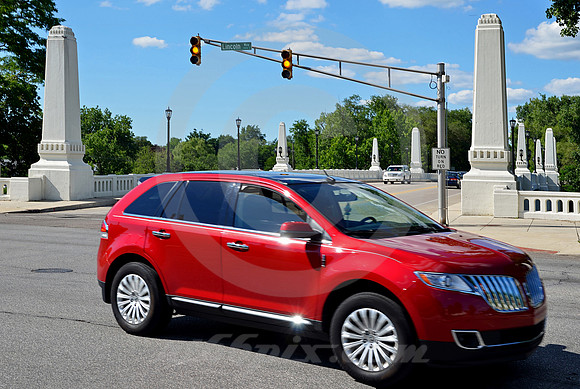LINCOLN ON LINCOLNWAY (Lincoln Highway South Bend IN)