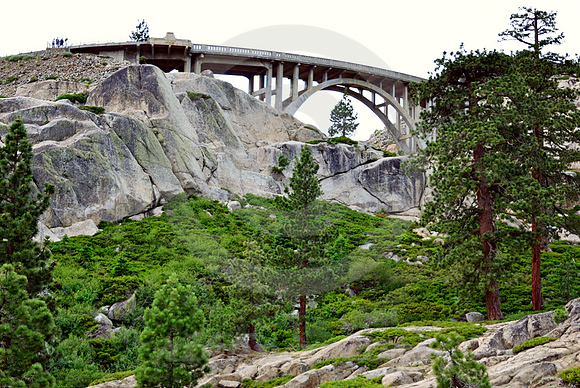 BRIDGE & SPECTATORS (Lincoln Highway Donner Pass CA)