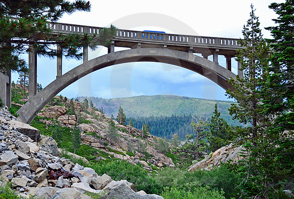 BLUE VAN (Lincoln Highway Donner Pass CA)