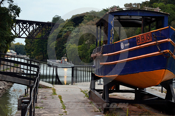 LEAVING AT DAWN (Erie Canal Lockport NY)