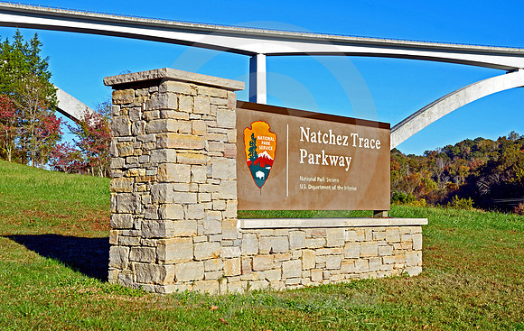 DOUBLE-ARCH #1 (Natchez Trace nr Linton TN)
