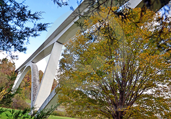 DOUBLE-ARCH #3 (Natchez Trace nr Linton TN)