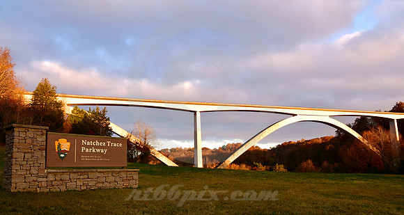 DOUBLE-ARCH #7 (Natchez Trace nr Linton TN)