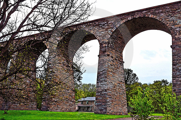 VIADUCT & HOUSE (Lanesboro PA)