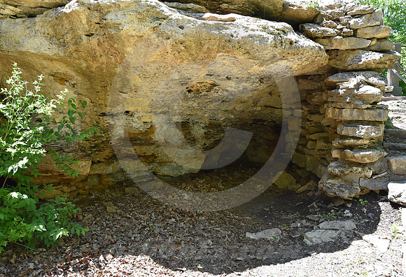 HERMIT'S CAVE (Council Grove KS)