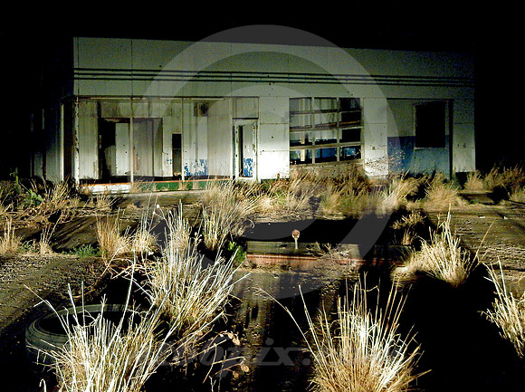 ABANDONED TEXACO IN HEADLIGHTS (Rt 66 + I-40 Glenrio TX)