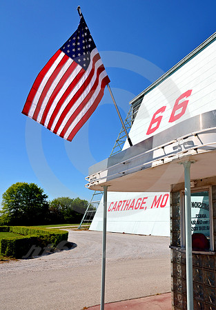 FLAG & 66 DRIVE-IN (Rt 66 Carthage MO)