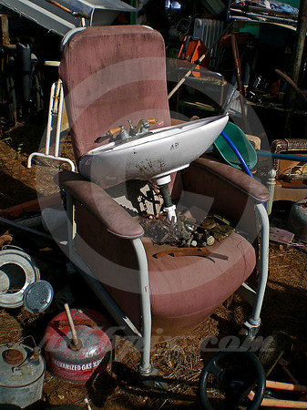 SINK AND CHAIR (Lufkin TX)