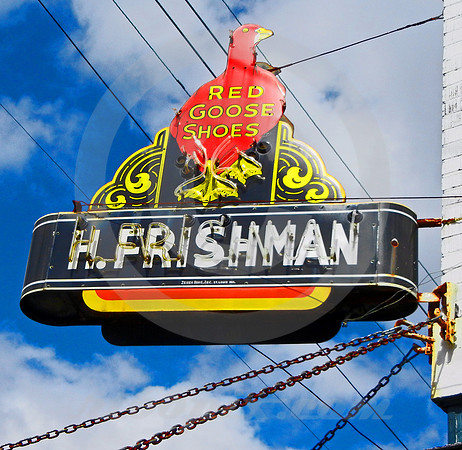 RED GOOSE SHOES (Natchez Trace Port Gibson MS)