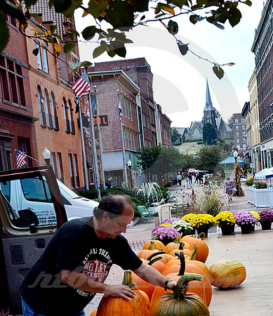 PUMPKIN SCENE (National Road Cumberland MD)