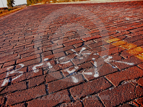 BRICK R/R (Rt 66 nr Auburn IL)