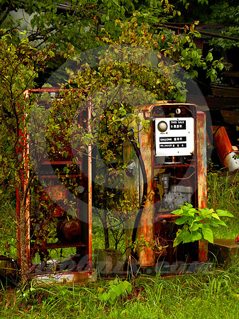 TWO MISMATCHED PUMPS (Rt 66 nr Cuba MO)