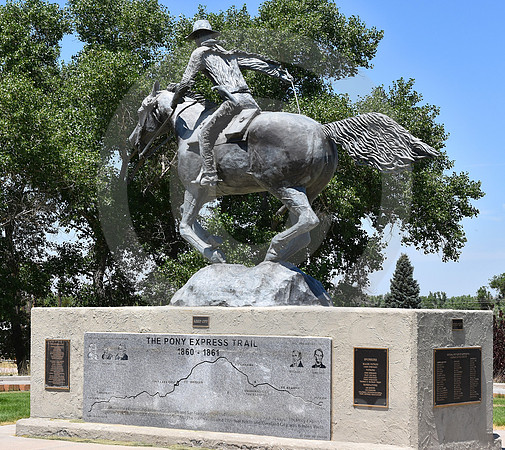 WELCOME CENTER STATUE (nr Julesburg CO)