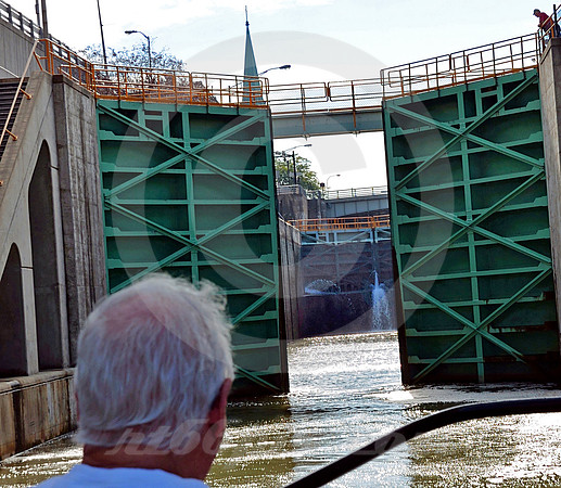 LOCK SPECTATORS (Erie Canal Lockport NY)