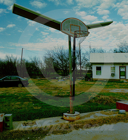 PUMP ISLAND WITH BASKETBALL NET (Central TX)