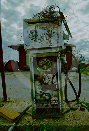 TILTING PUMP AGAINST STATION (Central TX)