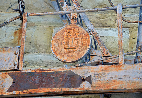 FIRE ESCAPE WEIGHT (Raton NM)