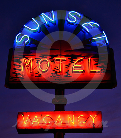 SUNSET MOTEL NEON FROM BELOW (Rt 66 Villa Ridge MO)