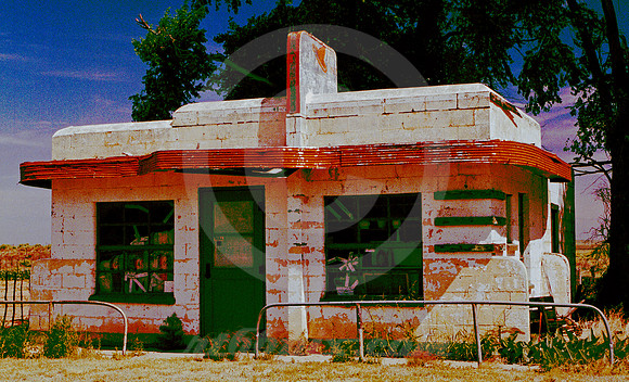 LITTLE JUAREZ DINER, SOUTHEAST VIEW (Rt 66 Glenrio TX)