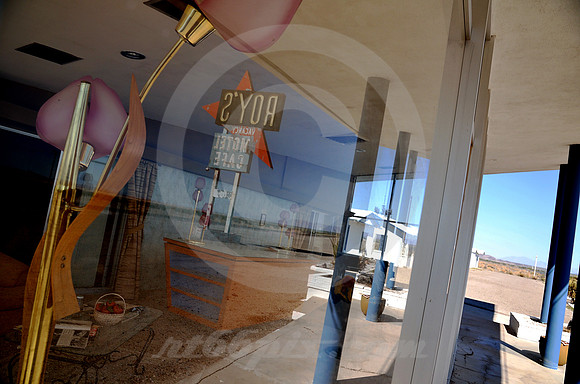 ROY'S MOTEL LOBBY & SIGN REFLECTION (Rt 66 Amboy CA)