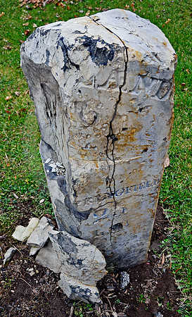 CRUMBLING MARKER (National Road Lafayette OH)