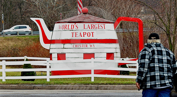 TEAPOT, CAR & MAN (Lincoln Highway Chester WV)