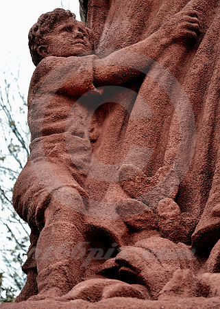 MADONNA OF THE TRAIL STATUE-DETAIL (Rt 66 Vandalia IL)