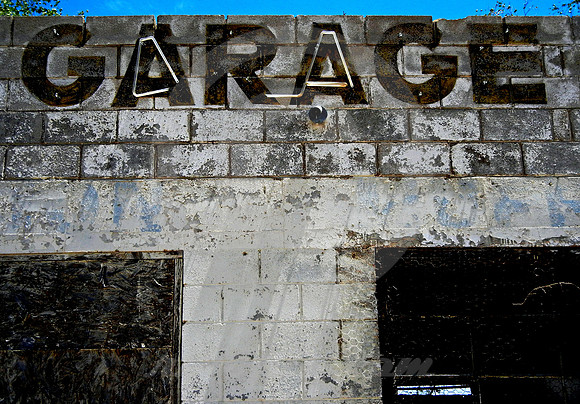 GARAGE NEON SIGN (Rt 66 Santa Rosa NM)