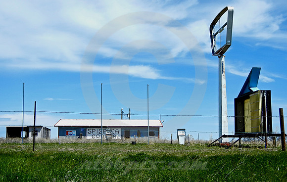 ABANDONED SINCLAIR STATION (nr White River SD)