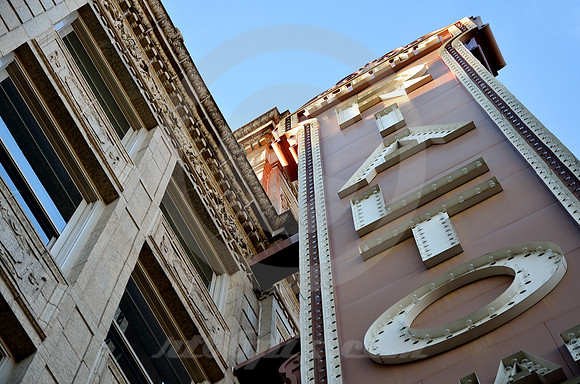 RIALTO SQUARE SIGN & BUILDING (Rt 66 Joliet IL)