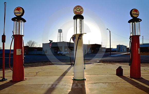 THREE MAGNOLIA PUMPS (Rt 66 Shamrock TX)