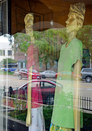 FASHIONABLY THIN (Lincoln Highway Clinton IA)