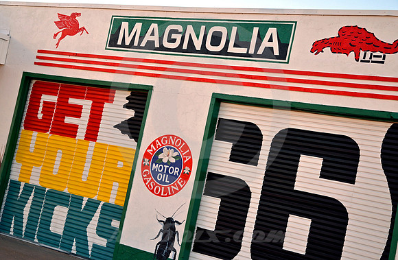 MAGNOLIA MURAL (Rt 66 Tucumcari NM)