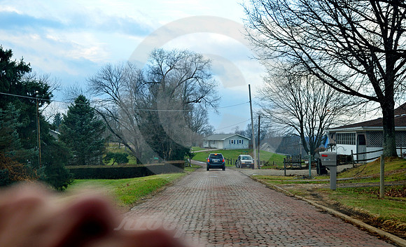 SUV ON BRICK (National Road nr Zanesville OH)