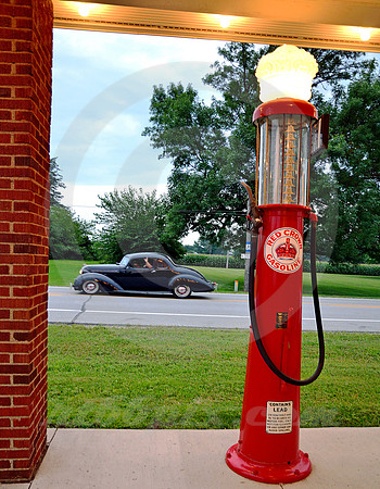 TERRAPLANE & PUMP (Lincoln Highway Colo IA)