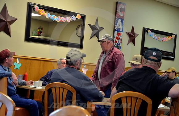 TABLES FOR SEVEN (Lincoln Highway Belle Plaine IA)