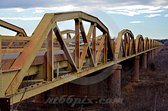 PONY TRUSS BRIDGE-SIDE (Rt 66 nr Bridgeport OK)