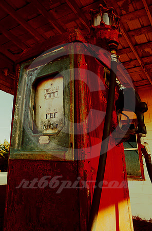 RICHFIELD GAS PUMP (Rt 66 Pine Breeze AZ)