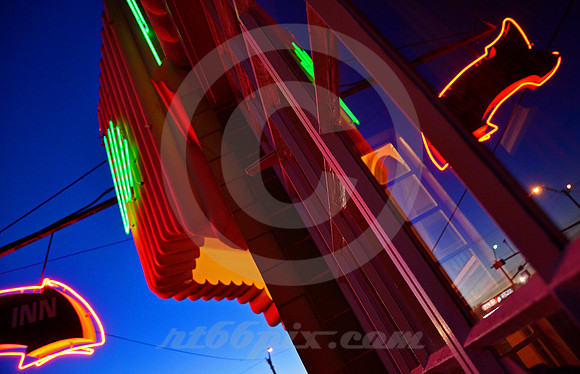 U-DROP INN REFLECTIONS (Rt 66 Shamrock TX)