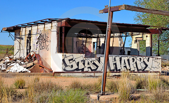 STAY HAPPY (Yeso NM)