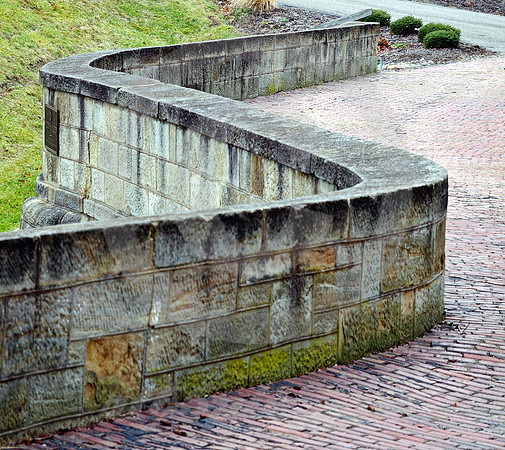 S-CURVE WALL (National Road nr New Concord OH)