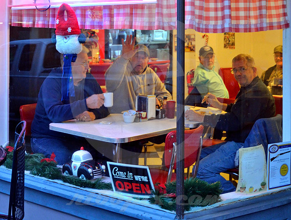 FIVE DINERS (National Road St. Clairsville OH)