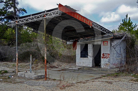 WE DOZE BUT NEVER CLOSE GAS (nr Tuskegee AL)