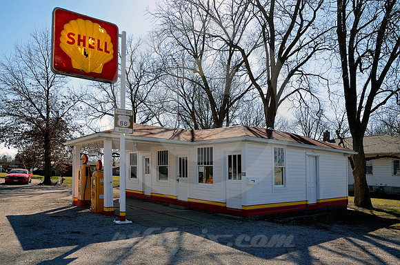 SOULSBY'S & SHADOWS (Rt 66 Mt Olive IL)