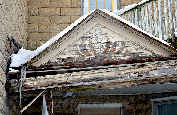 PORCH IN DISTRESS (National Road Montrose IL)