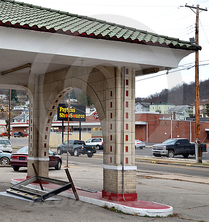 PENNZOIL ARCH (National Road Bridgeport OH)
